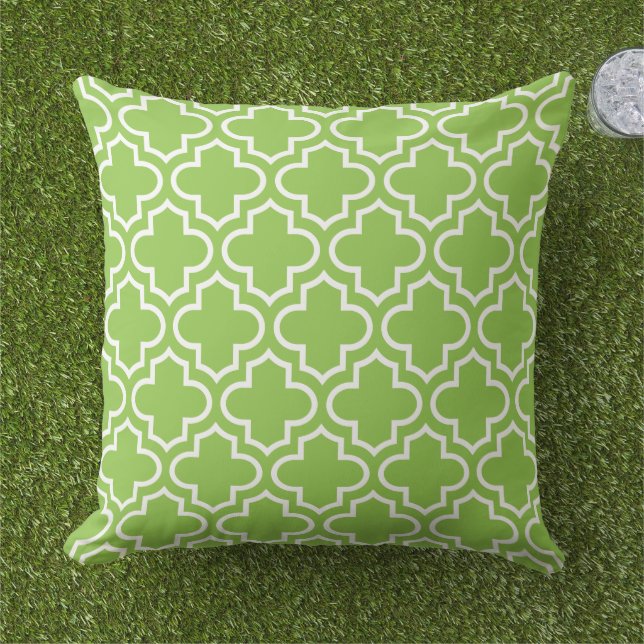Modern Lime Green Moroccan Quatrefoil Mönster Kudde (Gräs)