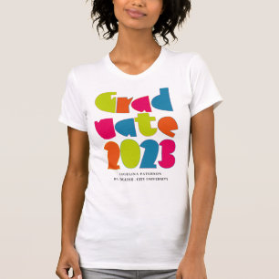 Modern ljus färg bokstavsförteckning examen 2023 t shirt