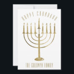 Modern Lycklig Chanukah Menorah-Helgdag-fotokort Julkort<br><div class="desc">helgdag i Chanukah-säsongen med ett unikt personlig-platta bildkort. Den här festliga designen har en guld-menorah på kortets framsida. Ovanstående står "Lycklig Chanukah" och en familj namn under vilken personlig kan vara. Kortets baksida innehåller ett familjefoto som du kan byta till ett eget för en typ av design som din familj...</div>