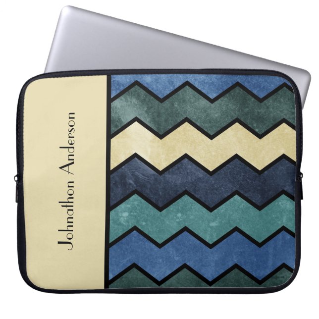 Modern manly Blue Chevrons med Namn Laptop Sleeve (Framsidan)