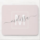 Modern manus namn monogram musmatta<br><div class="desc">Chic beige-skript med monogram namn-musknapp. Enkel,  ren musknapp med monogrammad personlig med namnet initialer och namn. Teckensnitt och färg är fullt anpassade.</div>