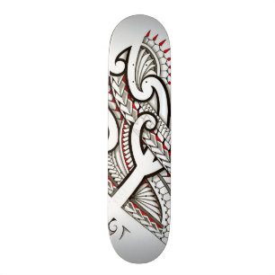 Modern maoristamdesign med röda accenter skateboard bräda 21,5 cm