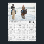 Modern Marble 2022 Family Photo Calendar Magnet<br><div class="desc">Skapa en unik 2022-fotokalendermagnet för ett kylskåp genom att ladda upp ett personligt bild och skriva in din familj namn eller annan text.</div>