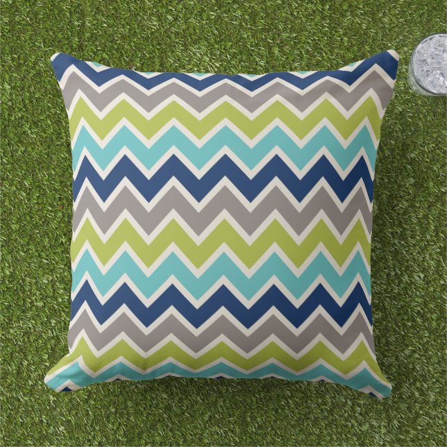 Modern marin blå Grönt och Grått Chevron Utomhuskudde (Gräs)