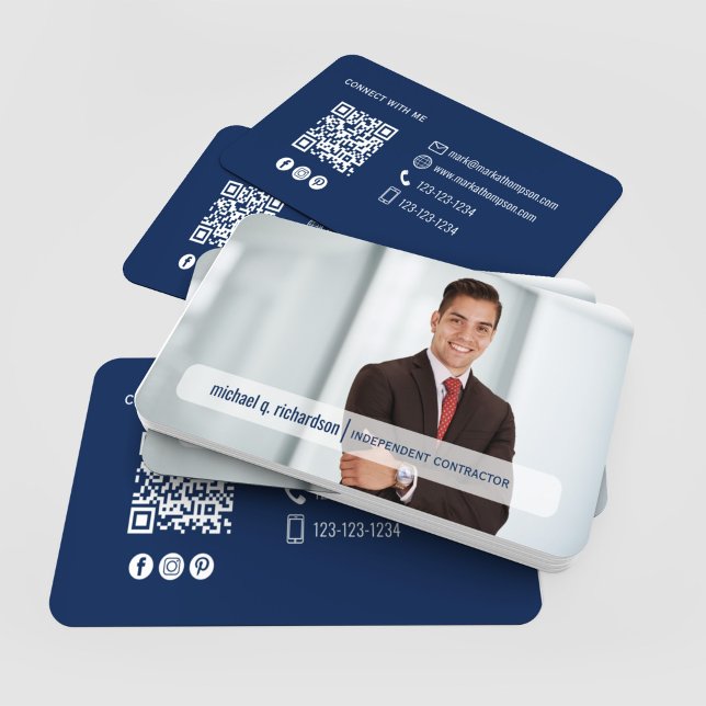 Modern marinblå QR-kod foto-nätverkande Visitkort (Navy blue modern photo business card with QR code and clean white contact details)