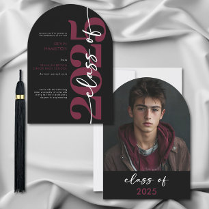 Modern Maroon Typography Arch Grad Announcement Inbjudningar