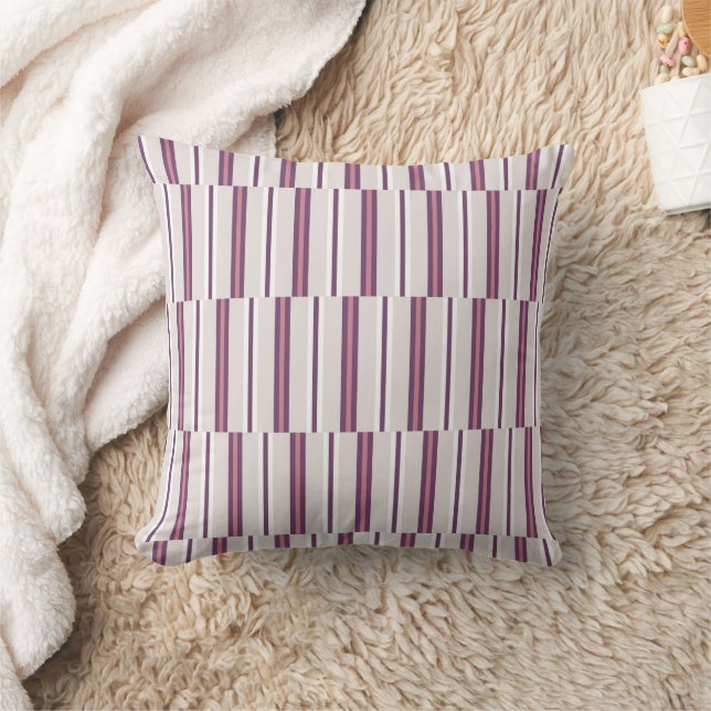 Modern Mauve and Plum Stripe Kudde (Filt)