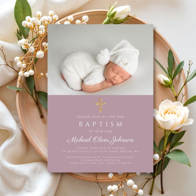 Modern Mauve Religiöst Kors Foto Dop  Inbjudningar (Mauve Modern Religious Cross Photo Baptism Invitation)