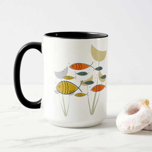Modern MCM Retro Fish Swimming Plants i mitten av  Mugg (Med munk)