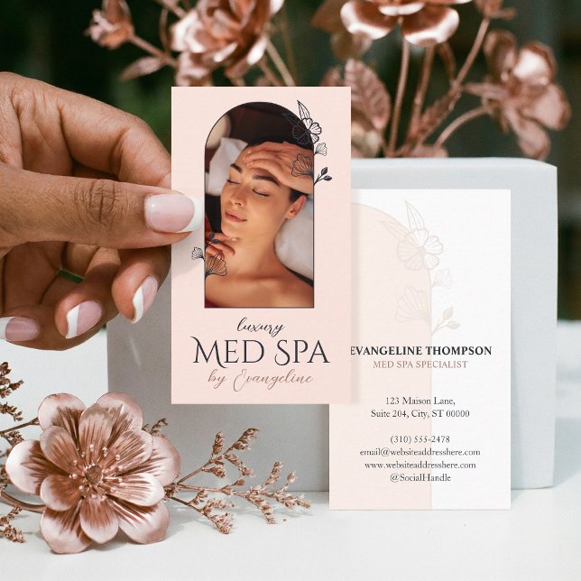 Modern Med Spa Wellness Floral Rose Arch Photo Visitkort (Modern Med Spa Wellness Floral Rose Arch Photo Business Card)