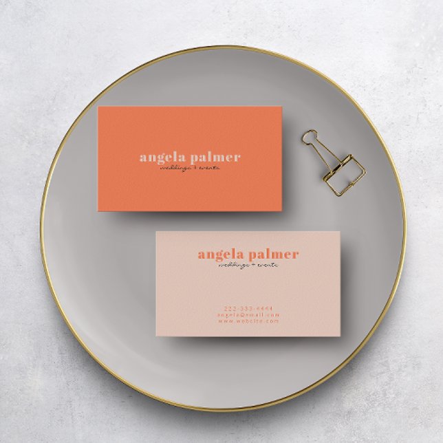 Modern Meets Classic: Stå ut med fet stil Visitkort (A stylish orange and champagne pink business card.)