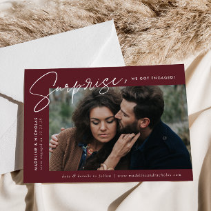 Modern Merlot Surprise Photo Förlovning Meddelande