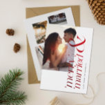 Modern Merry Christmas Foto Stilig Röd Folie Julkort<br><div class="desc">En modern, rolig twist på ett traditionellt julkort: Den tryckta röda foliedesignen läser Merry & Married i en trendig, festlig serif-typografi bredvid ditt favoritpar eller bröllopsfoto. På baksidan finns utrymme för en 4-fotons kollage samt ett annat anpassat meddelande till vänner och familj. Med en trendig, ren känsla och en minimalistisk...</div>