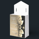 Modern metallisk guldblommig bröllopsinbjudan presentaskar<br><div class="desc">Förhöj din speciella dag med denna fantastiska bröllopsinbjudan med en fängslande, symmetrisk blommig design. De slanka metalliska kronbladen, accentuerade av mjuka nyanser av livfulla färger och himmelska gnistor, skapar en modern men tidlös känsla. Den unika blandningen av abstrakta blommiga mönster och stjärnklara natt-element ger en touch av elegans och sofistikering,...</div>