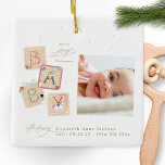 Modern min första God jul-foto-Baby-födelse Julgransprydnad Keramik<br><div class="desc">🎁 min festliga prydnadsartikel harmoniserar vackert med temat, skapar den perfekt som gåva eller keepsakes för familj och vänner. ___________________________ ***Denna utformning ingår i en helgdag av julklapp*** Märk julens magi och nystartsens skönhet med vår första lilla julklapp i Baby. glädjen, sprid kärlek och tillkännage att baby anländer på ett...</div>