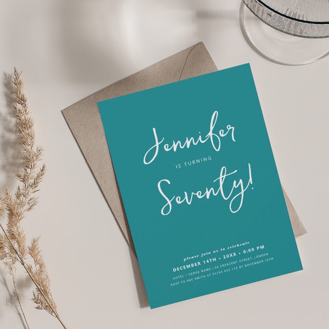 Modern minimal 70:e födelsedagsskript turkos inbjudningar (Modern Minimal 70th Birthday Script Turquoise Invitation)