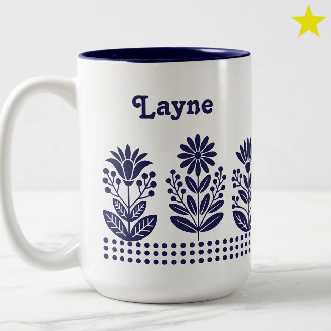 Modern Minimal Blue Folk Art Flowers Custom Name Två-Tonad Mugg (Skapare uppladdad)