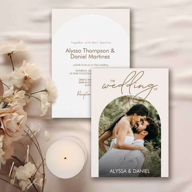 Modern minimal Boho Arch Photo Bröllop Inbjudningar (Boho arch custom photo unique wedding invitation.)