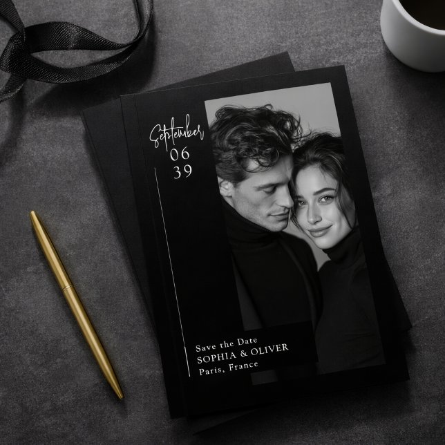 Modern Minimal Editorial Black Photo Save the Date Spara Datumet (Skapare uppladdad)