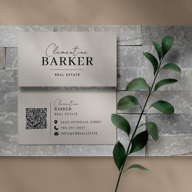 Modern minimal elegant beige enkel typografi visitkort (Skapare uppladdad)