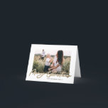 Modern minimal elegant för fotojul helgkort<br><div class="desc">Modern minsta krandår för lövning för att komma ihåg guld-effektskript,  helgdag julkort. Hand målade eukalyptus,  minimalt löv och modern rustik utandning ge i helgdag-kortet är en lyxaktig känsla. I klassade gröntar,   och grå.</div>