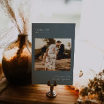 Modern minimal foto | Bordsnummer-kort Bordsnummer<br><div class="desc">Med dina egna foton - foton för tänka, barndomsbilder, relationsfoton. De här bordsnumren är ett unikt sätt att visa dina favoritfoton. Bordsnumren förbättrar utseendet på matbordet och sätter den avslutande beröringen på din speciella dag. Skriv ut personlig på namn eller siffror på borden. Lägg till anpassningsbarnas ordalydelse i den här...</div>