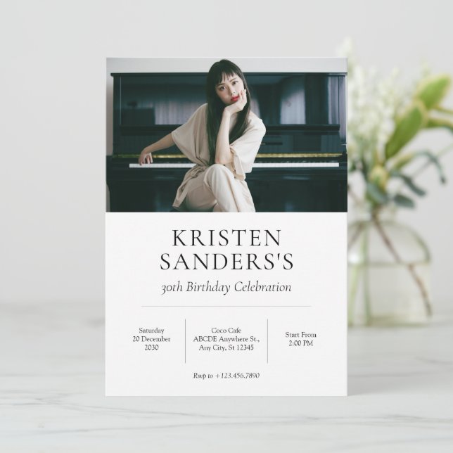 Modern minimal fotofödelsedag inbjudningar (Stående Fram)