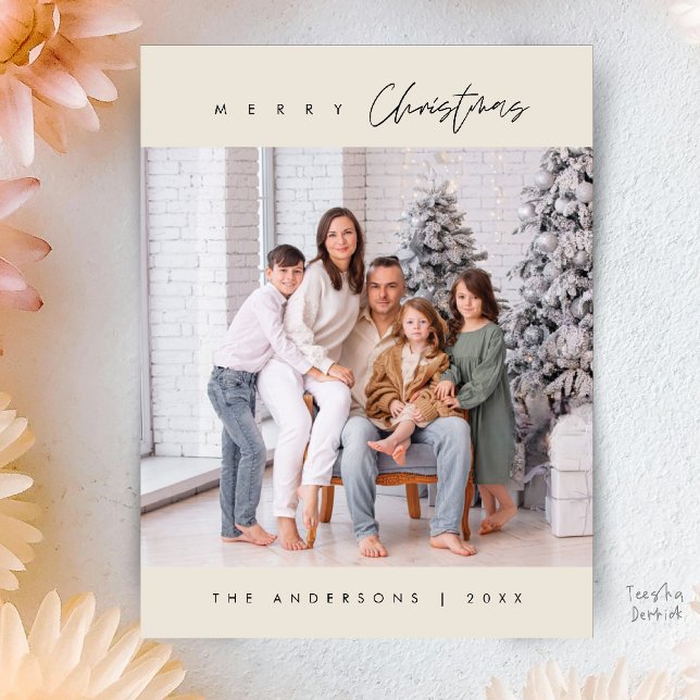 Modern Minimal, God Jul Familjefoto Vykort (Modern Minimal, Merry Christmas Family Photo Postcard in Cozy Black and Cream)