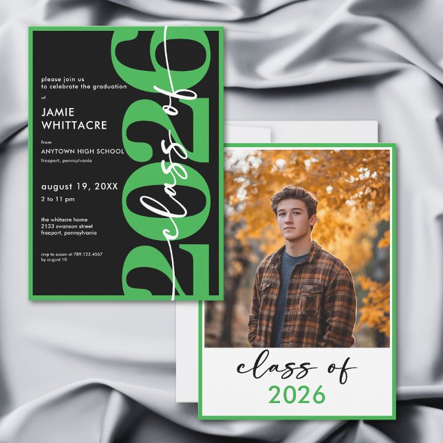 Modern Minimal Green Typography Graduation Party Inbjudningar (Modern Minimal Green Typography Graduation Party Invitation)