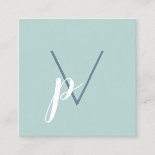 Modern minimal grönt av myntverk i monogram fyrkantigt visitkort