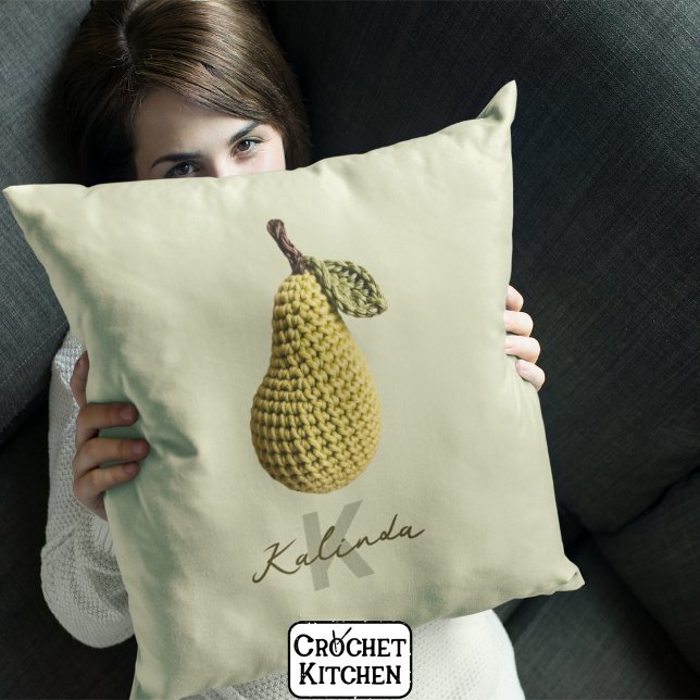 Modern minimal Gult Crochet Pear Monogram Namn Kudde (Skapare uppladdad)