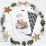 Modern minimal julklapp med multifoto julkort<br><div class="desc">Mest julklapp för rustik multifoto-helgdag. Med modern hand plockade och träd. Backer färg kan anpassas.</div>