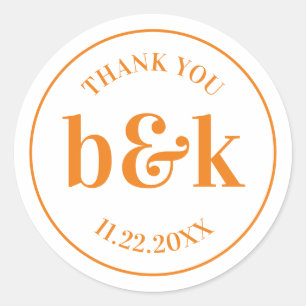 Modern Minimal Monogram Initialer Orange Bröllop C Runt Klistermärke