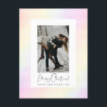 Modern Minimal Pastel Vågigt Guilloché par Photo Helg Vykort<br><div class="desc">Skapa din egen Modern Minimal Pastel Vågigt Guilloché Couple Photo Helgdag Postcard med vår lättanpassade mall. Byt bara ut fotot och lägg till namn och år,  så är du bra att gå. Perfektens fotokort för helgdag till par som gillar de mest inflytelserika för minsta möjliga mängd fusk!</div>