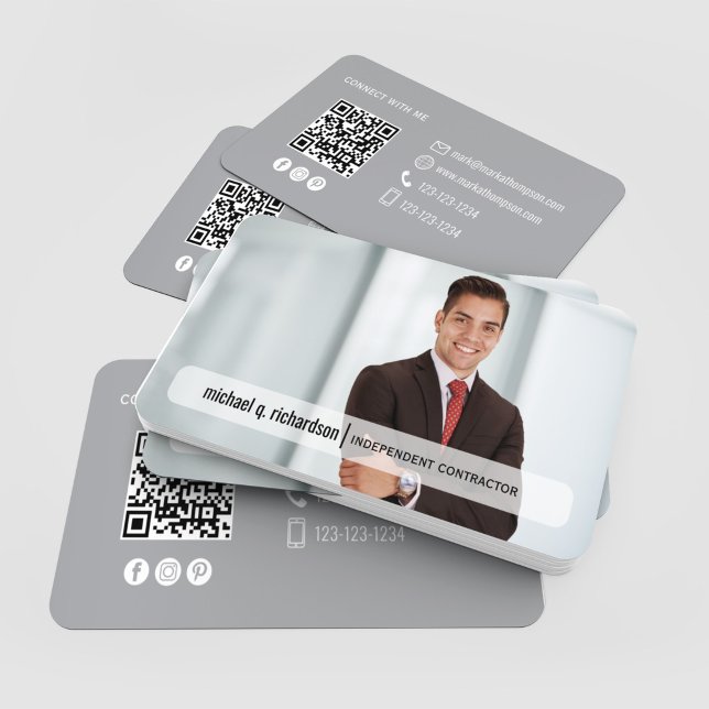 Modern Minimal QR-kod Foto Kontaktkort Visitkort (Professional photo contact card with QR code, sleek gray layout and modern branding)