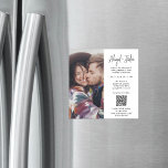 Modern minimal QR-kod och fotoallt-i-ett-Bröllop Magnetisk Inbjudningskort<br><div class="desc">Inbjudan familj och vänner till en helt enkelt snyggt bröllop firande med unika kvadratiska inbjudningsmagneter för allt-i-ett-QR-kod. Med dessa magnetkort kan du gästerna från inbjudan bröllop till firande under den kommande speciella dagen, lämna alla viktiga uppgifter (t.ex. anvisningar, register, hotellrum) och låta webbplatsen organisera osans. Det behövs inga ytterligare inkapslingskort....</div>