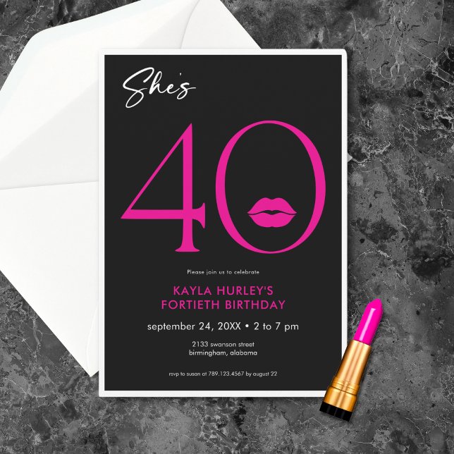 Modern Minimal Rosa Läppar Hon är 40-årsjubileum Inbjudningar (Skapare uppladdad)