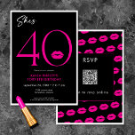 Modern Minimal Rosa Läppar Hon är 40-dagars QR Inbjudningar<br><div class="desc">Modern och chic, den här födelsedagsinbjudan säger: "Hon är 40" och kombinerar klassiskt svart och vitt med accenter av ljus rosa, med ett lekfullt par läppar. Det är en minimal design som är enkel och roligt för att fira milstolpen. Baksidan innehåller ett område för en QR-kod för OSANS svar. Skapat...</div>