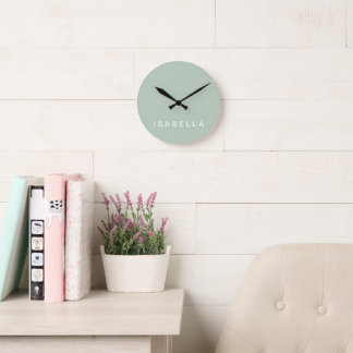Modern Minimal Salvia Grön Personlig Namn Rund Klocka