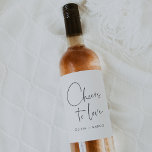 Modern minimal skriptkontroll till Kärlek Vinflaska Etikett<br><div class="desc">vin-etiketter för anpassningsbar för möhippa,  förlovningsfest eller bröllop innehåller "cheers to kärlek" och par namn i en chic med handskrivet skript och slimmad modern serif-skrift. Designad för att samordna med vår moderna minimalistiska möhippa-händelsesamling.</div>