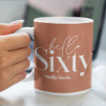 Modern minimal typografi enkel 60-årsdag kaffemugg<br><div class="desc">Modern minimal typografi enkel terracotta och vit 60-årsdag mugg. En del av en contemporary.</div>