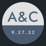 Modern minimal typografi, marint blått Grått Initi Runt Klistermärke<br><div class="desc">Inslag: Bakgrund med högkontrast med sans serif och slab typsnitt. Färg: Flottblått,  Grått,  Silver. Teman: Modern,  minimalistisk,  ren,  enkel,  skandinavisk,  trendig,  sofistikerad,  geometrisk,  fryst. Samling: Modern Minimalistisk kontrasttypografi,  marin blå Grått Bröllop Suite. Produkttyp: Initialer-etikett</div>