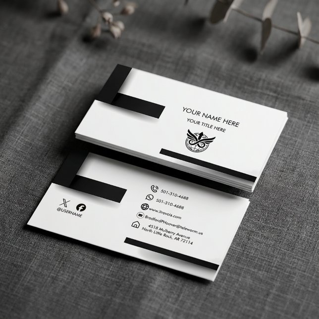 Modern Minimalist Black & White Logo Business Card Visitkort (Skapare uppladdad)