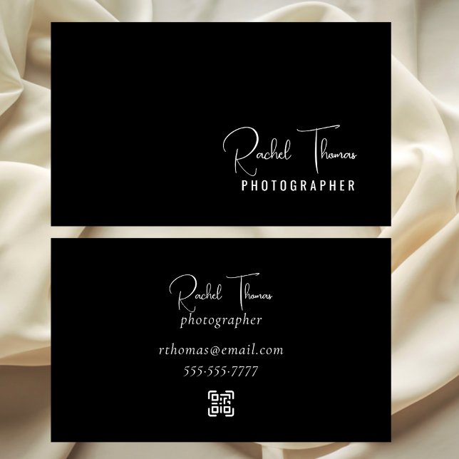 Modern Minimalist Black & White QR Code Elegant Visitkort (Skapare uppladdad)