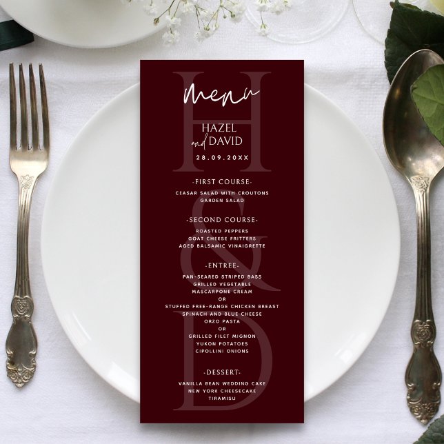 Modern minimalist burgundermonogram bröllop meny (Modern minimalist burgundy monogram menu adds a rich, elegant touch to reception tables.)