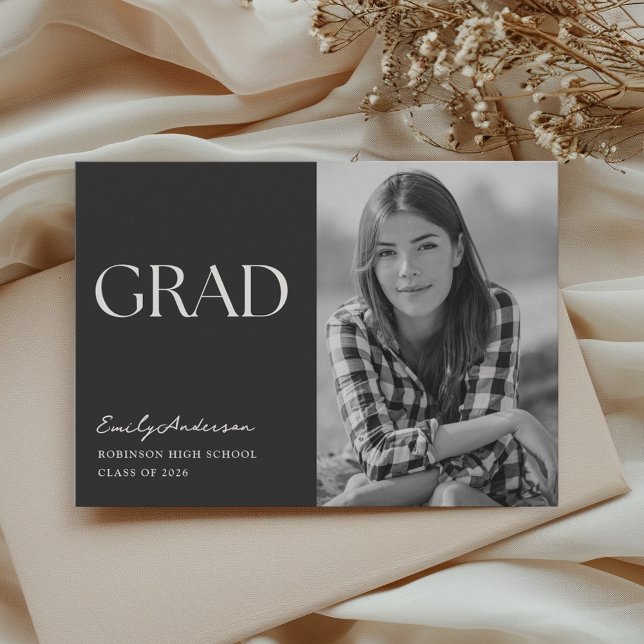Modern Minimalist Graduation Photo Announcement Meddelande (Skapare uppladdad)