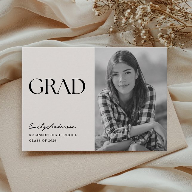 Modern Minimalist Graduation Photo Announcement Meddelande (Skapare uppladdad)