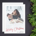 Modern minimalist | Julfoto med enkel Snyggt Julkort<br><div class="desc">Ett snyggt fotokort med handskrivet helgdag av informell avslappnad, typografi "God jul" i rött på en ren, enkel, minimalistisk vit bakgrund. Fotot och namn kan enkelt anpassas för personligt bruk. En enkel, minimalistisk och contemporary julklapp som utmärker den här julhelgen! En enkel, minimalistisk och contemporary julklapp som utmärker den här...</div>