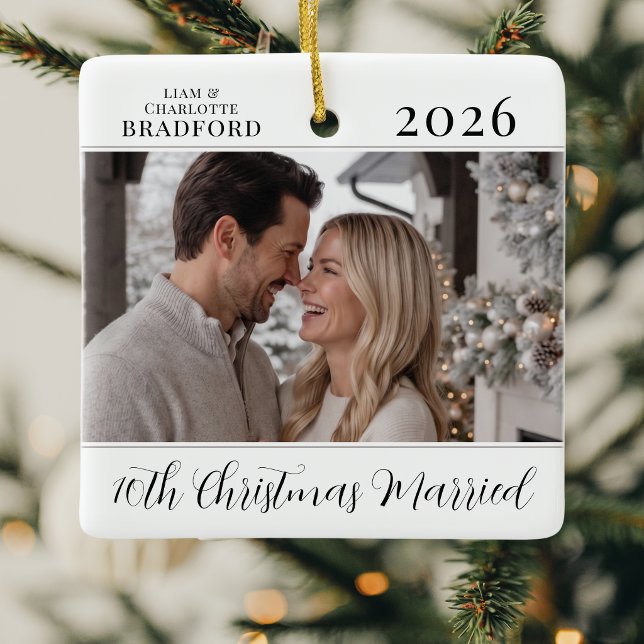 Modern minimalist julgransprydnad för par keramik (Modern minimalist keepsake ornament for couple anniversary, stocking stuffer for husband wife them)