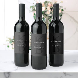 Modern Minimalist Matte Black Monogram Wedding Vinflaska Etikett